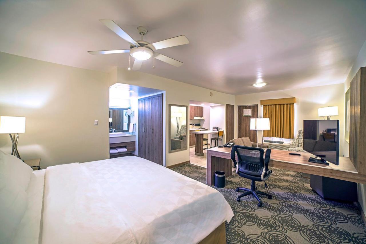 Holiday Inn Hotel & Suites Chihuahua By Ihg Kültér fotó