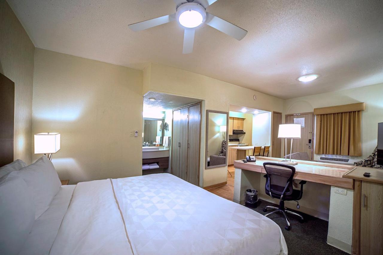 Holiday Inn Hotel & Suites Chihuahua By Ihg Kültér fotó